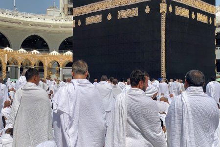 Where to buy your ihram outfit for Umrah? Our tips to avoid making a mistake